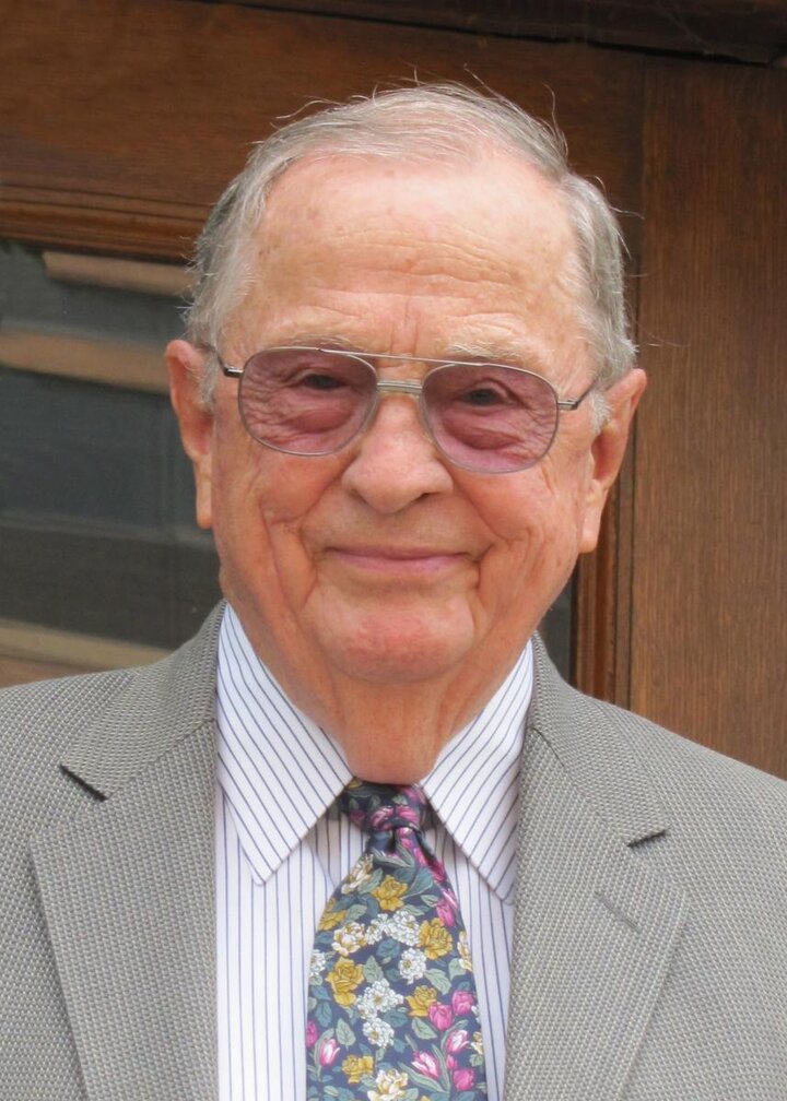 Warren “Buck” Gabelman
