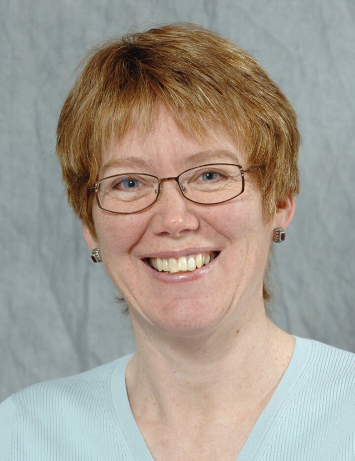 Head-and-shoulder photo of Rhae Drijber